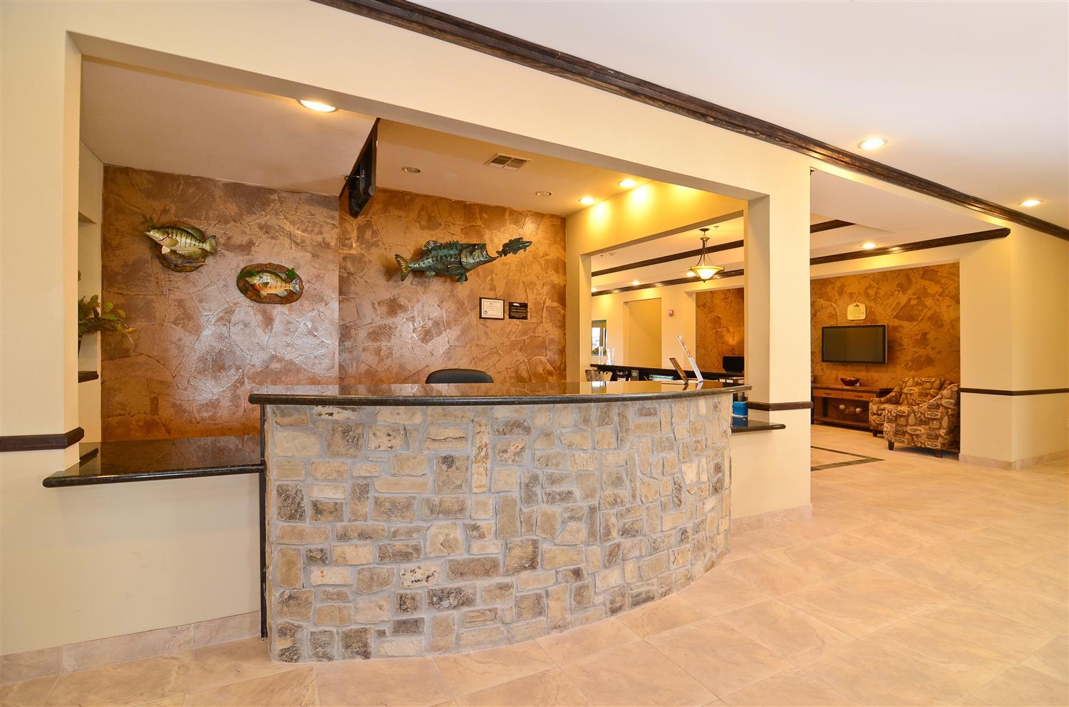 Best Western Plus At Lake Fork & 3* Emory