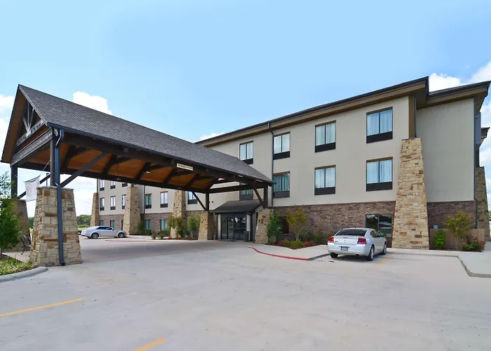 Best Western Plus Emory At Lake Fork Inn & Suites