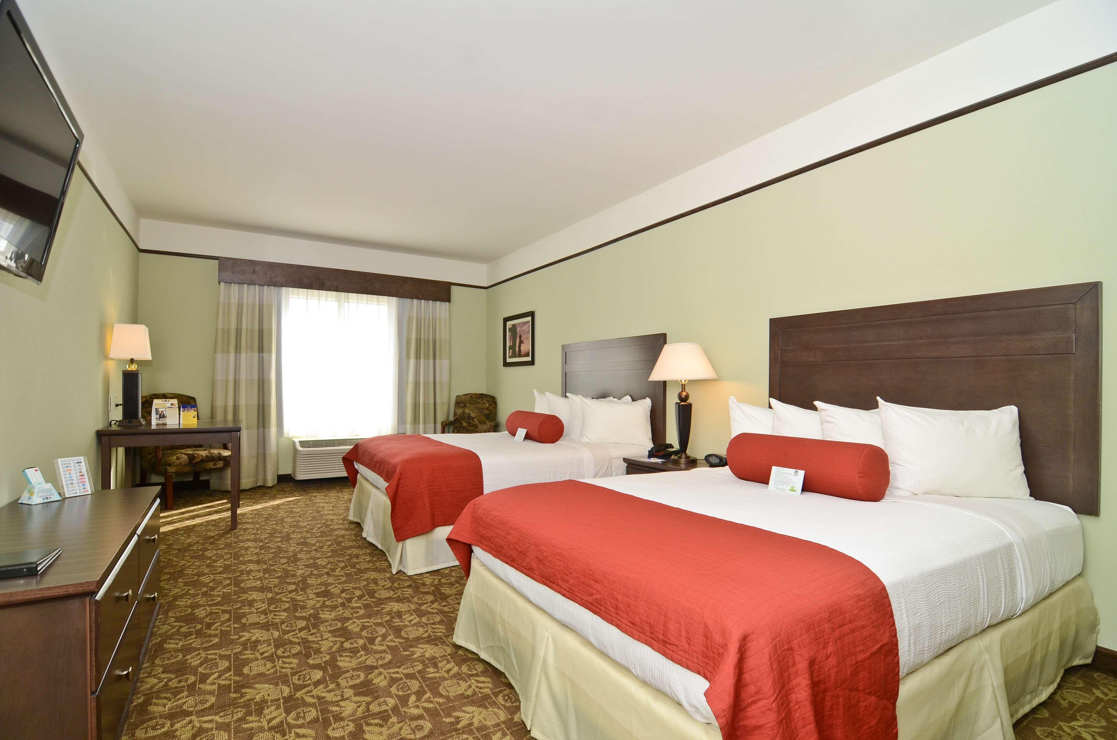 Western At Fork & Hotel Emory