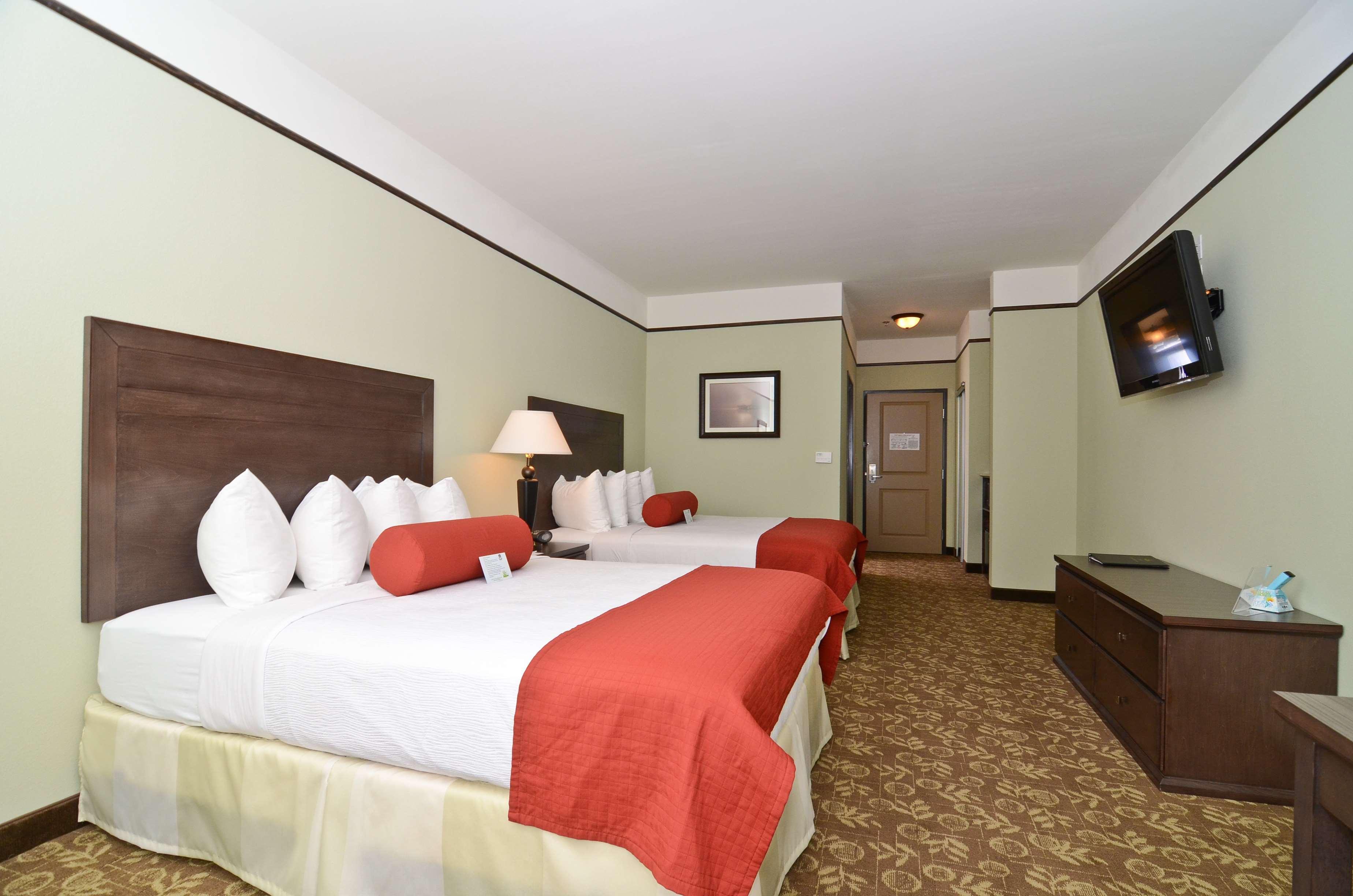 Western At Fork & Hotel 3*