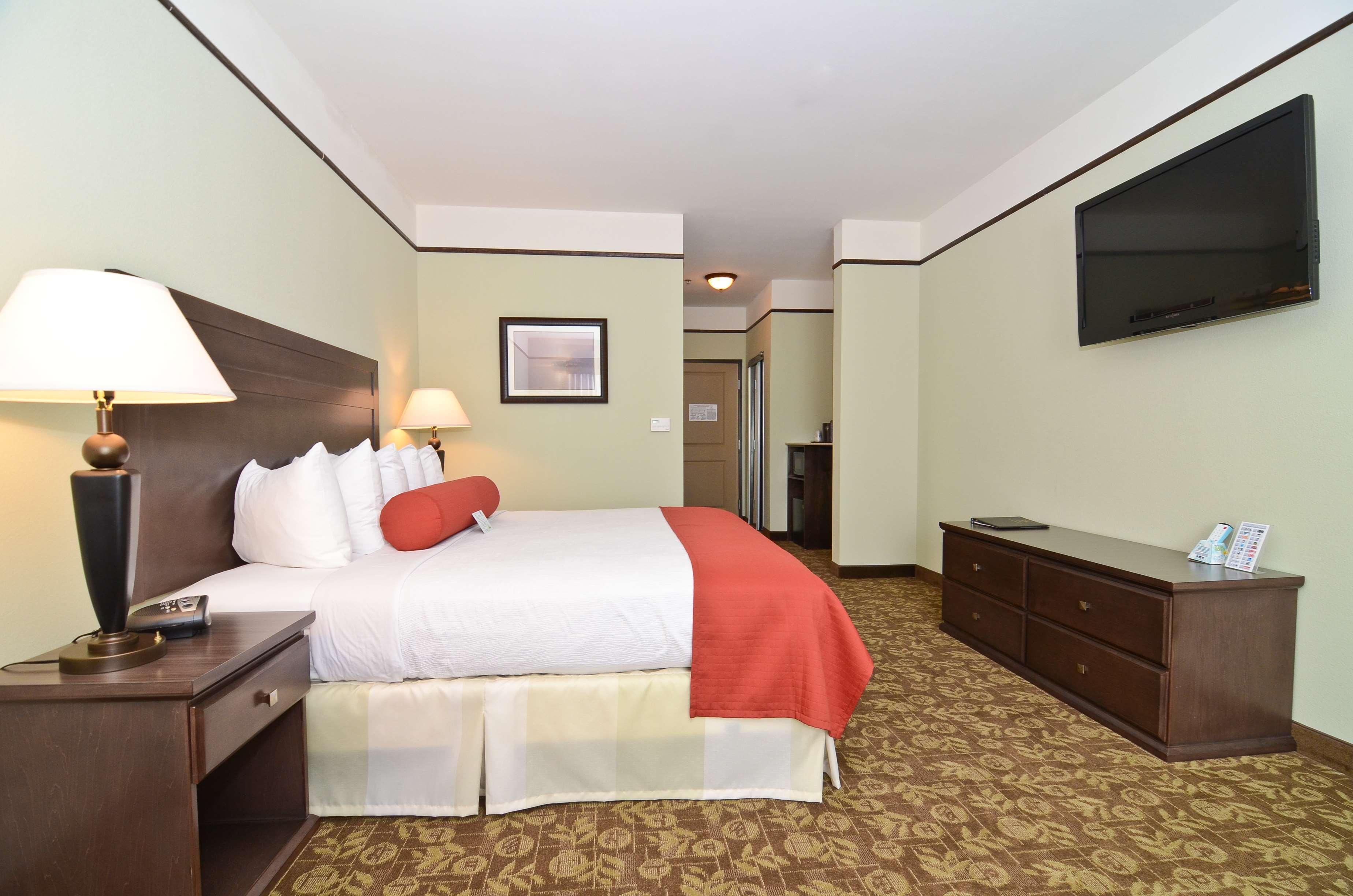 Western At Fork & Hotel 3*