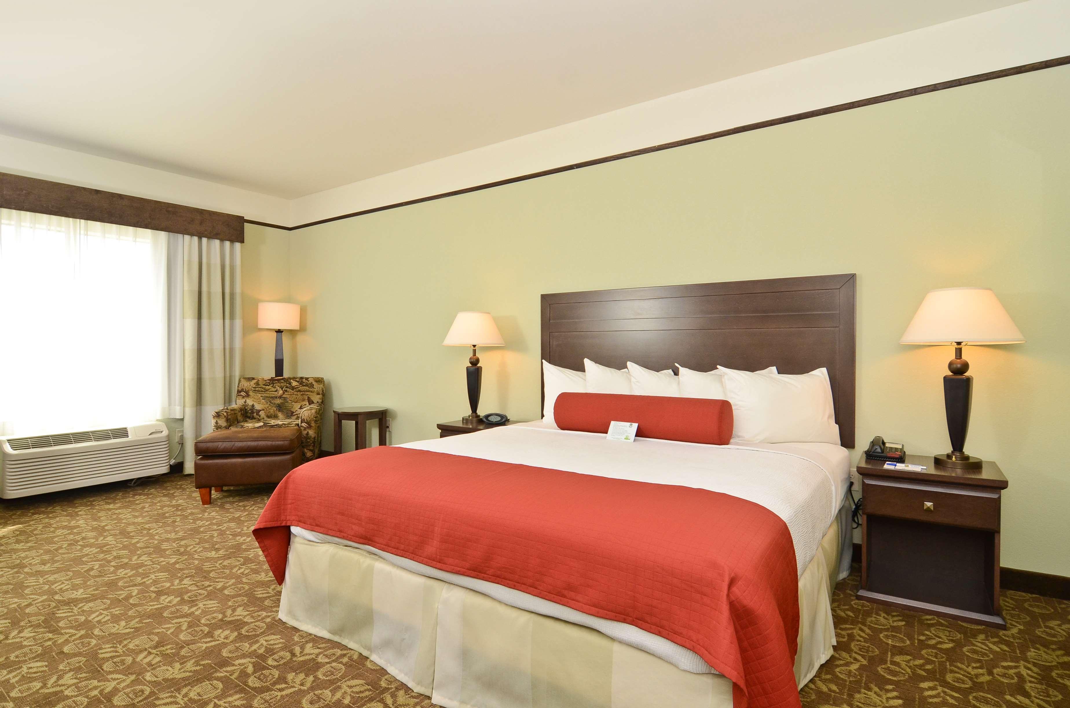 Western At Fork & Hotel Emory