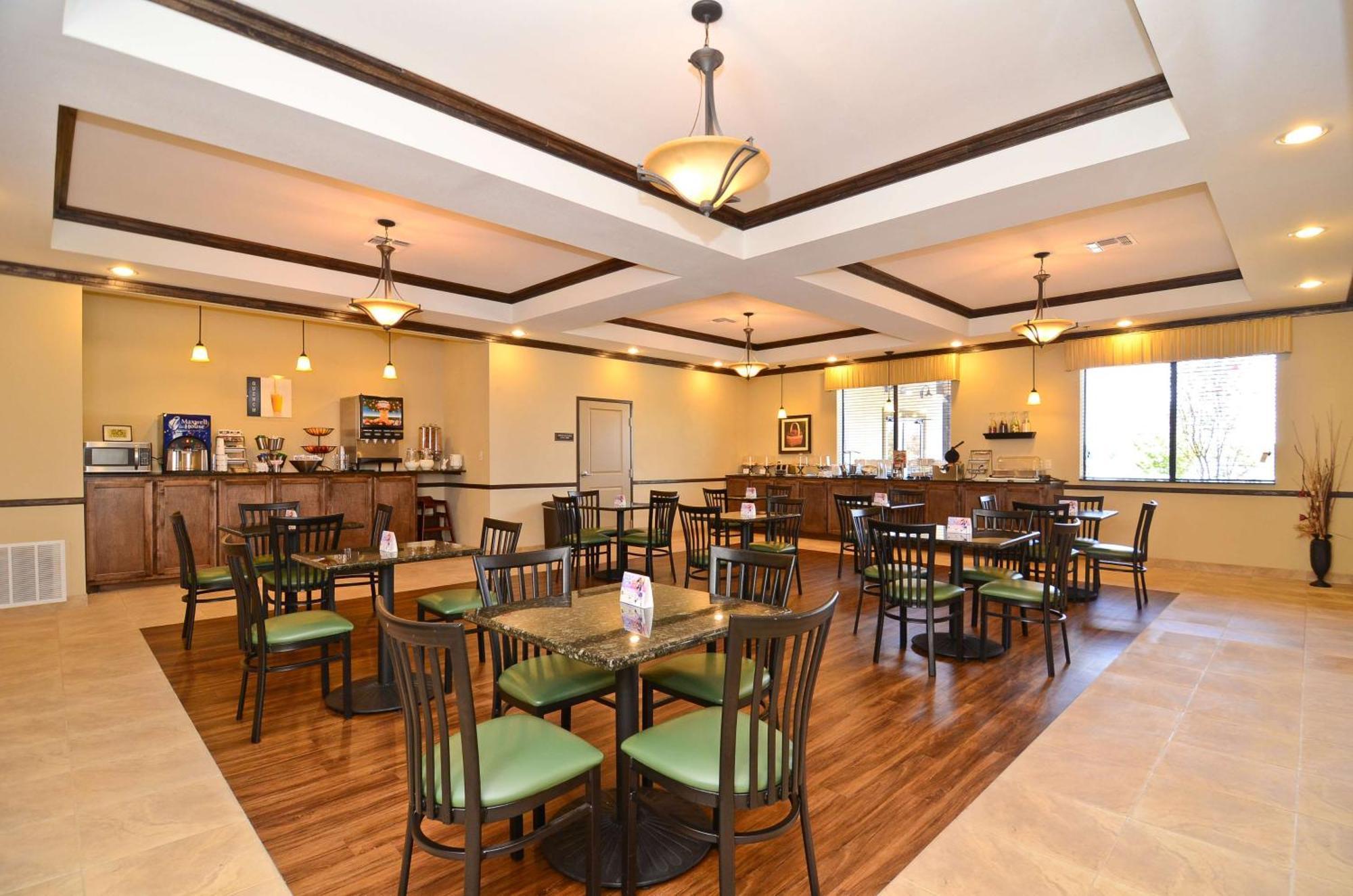 Hotel Western At Fork &