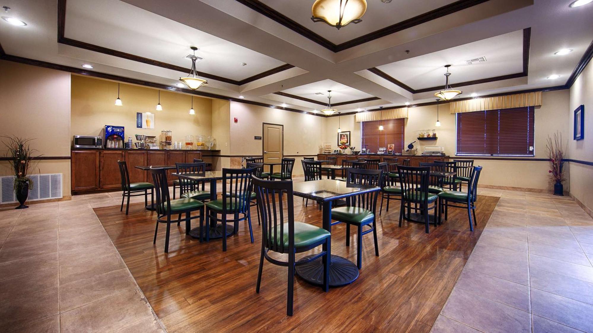 Hotel Western At Fork & Emory